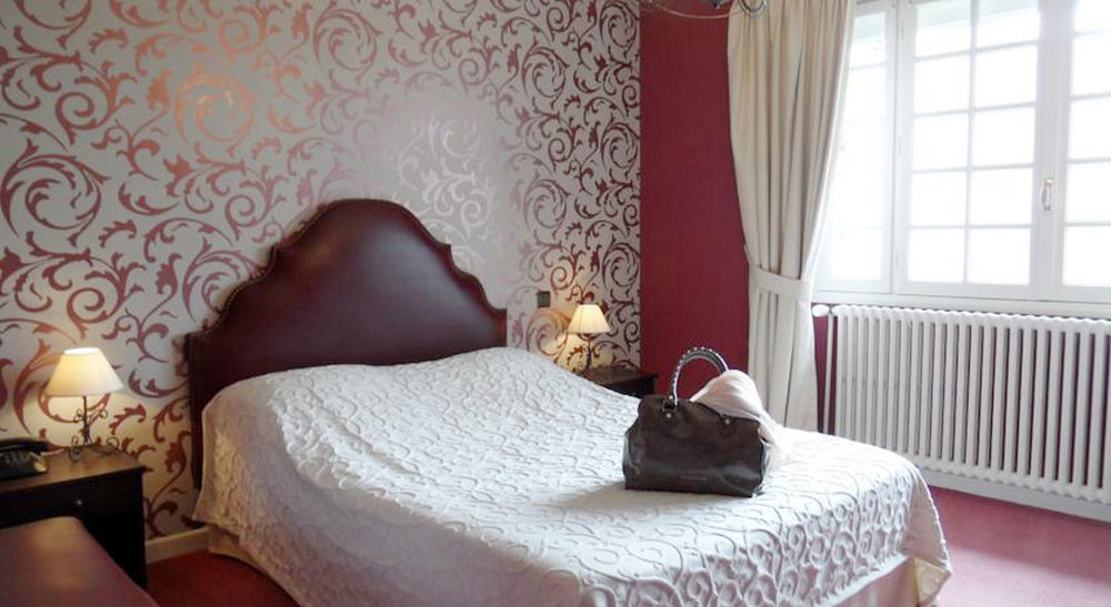 Hotel Logis La Thomasse Aurillac Zewnętrze zdjęcie