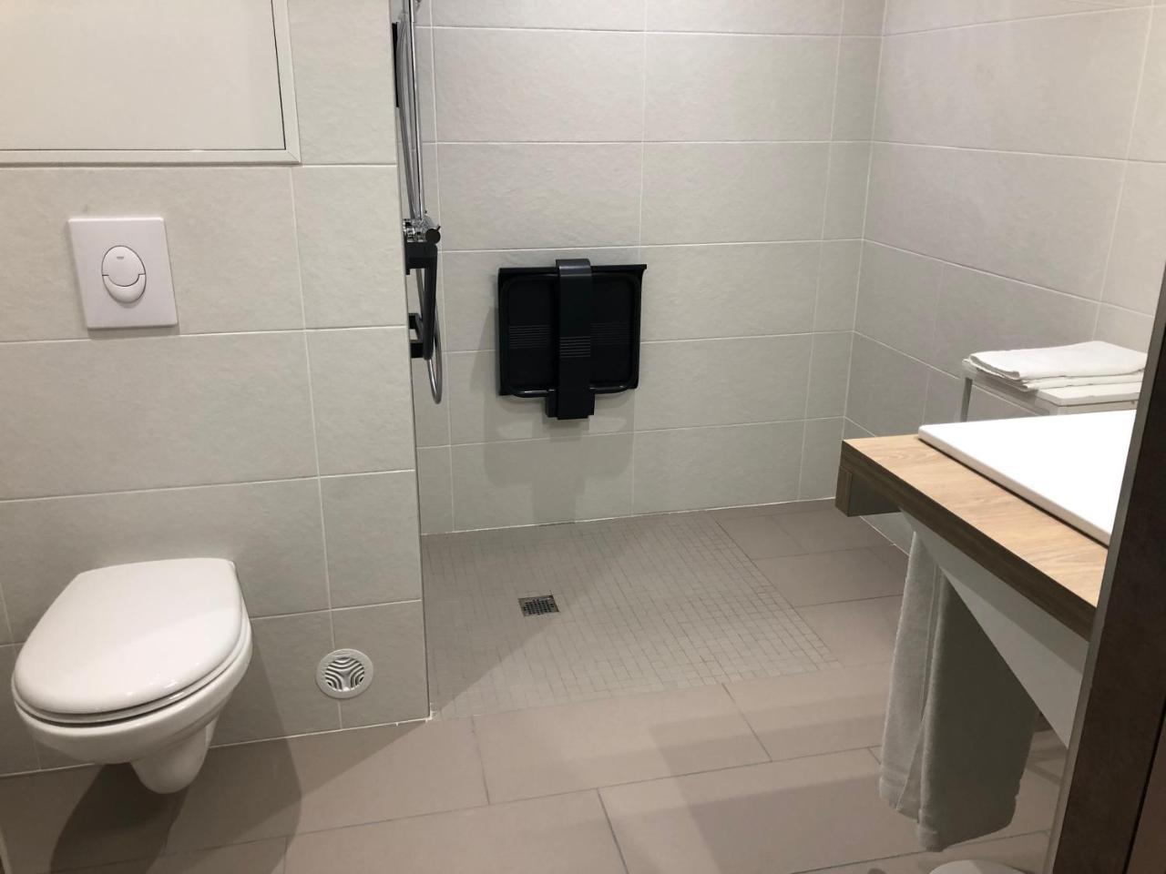 Hotel Logis La Thomasse Aurillac Zewnętrze zdjęcie
